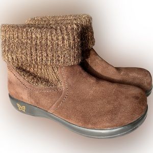 Alegria Juneau Bootie Brown Ankle Boots with Knit Cuff 40